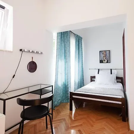 Apartment Botanist *